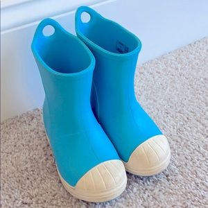 Crocs toddler blue boots size 7